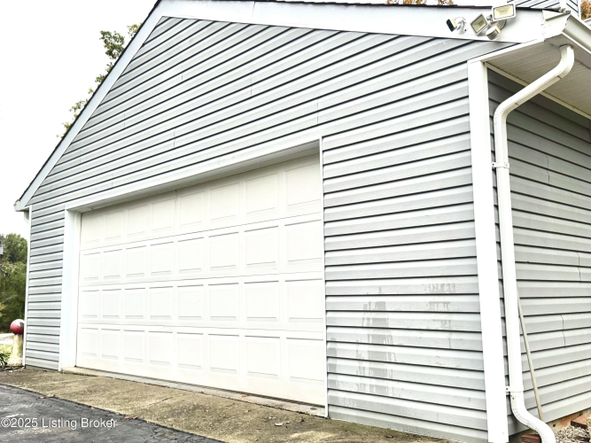 Listing Image 100