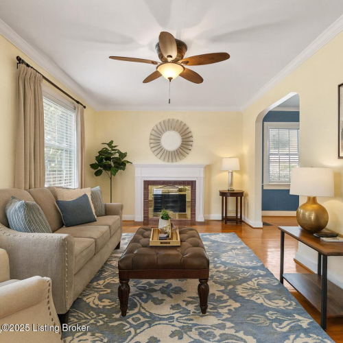 Listing Image 4
