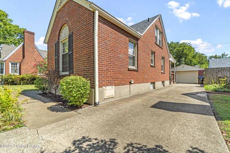 Listing Image 38
