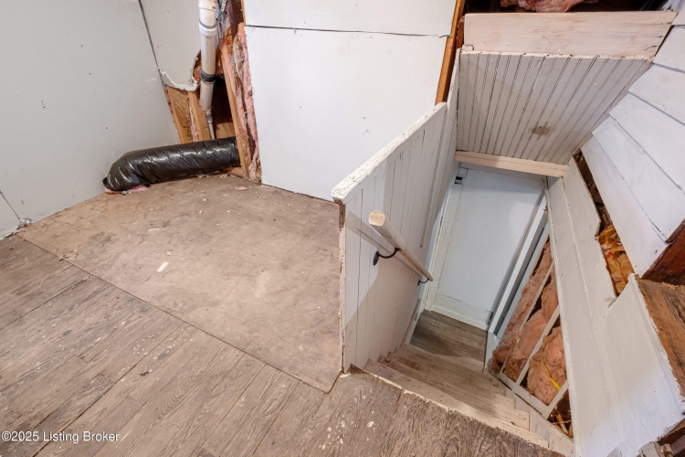 Listing Image 23