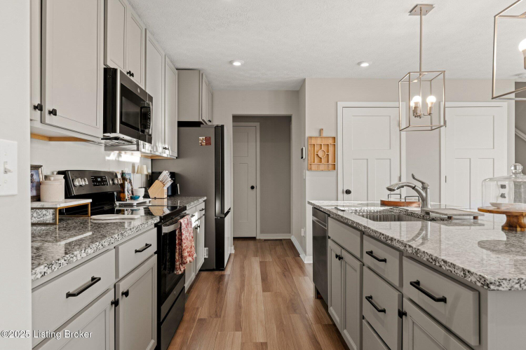 Listing Image 13