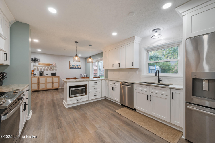 Listing Image 19