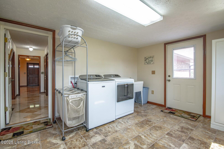 Listing Image 70
