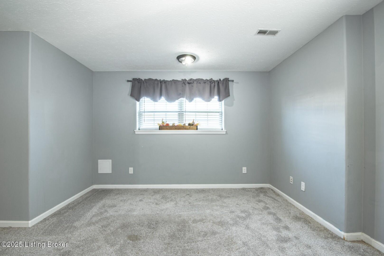 Listing Image 76