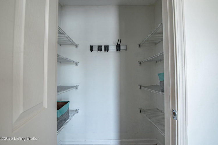 Listing Image 84
