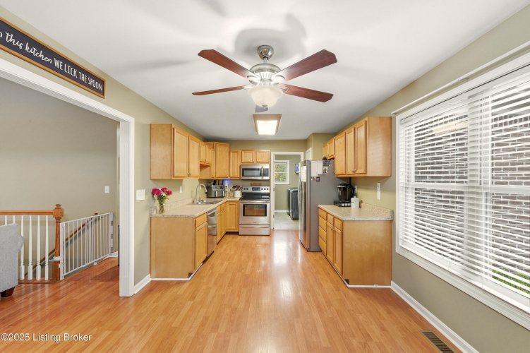 Listing Image 10