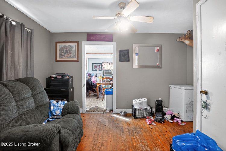 Listing Image 6