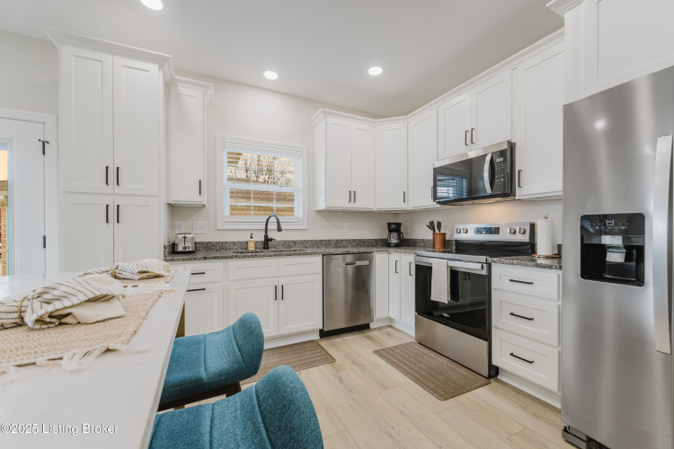 Listing Image 9