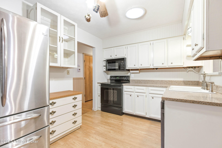 Listing Image 16