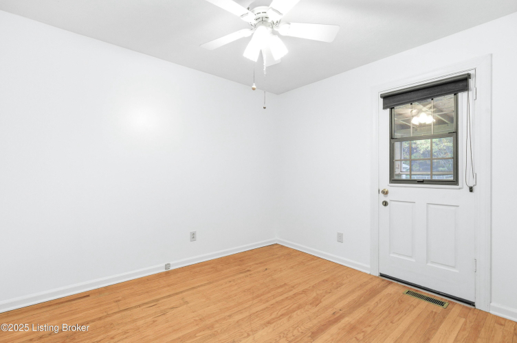 Listing Image 37
