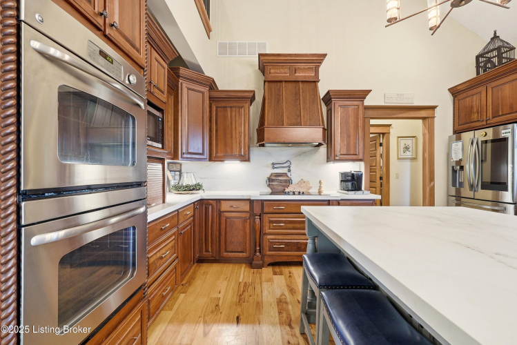 Listing Image 16