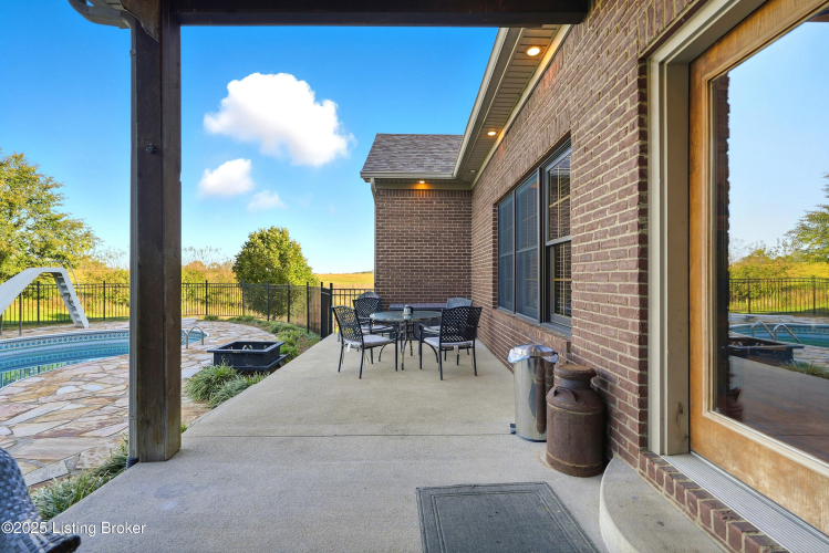 Listing Image 60