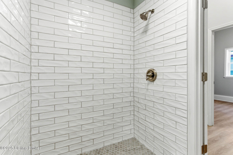 Listing Image 30