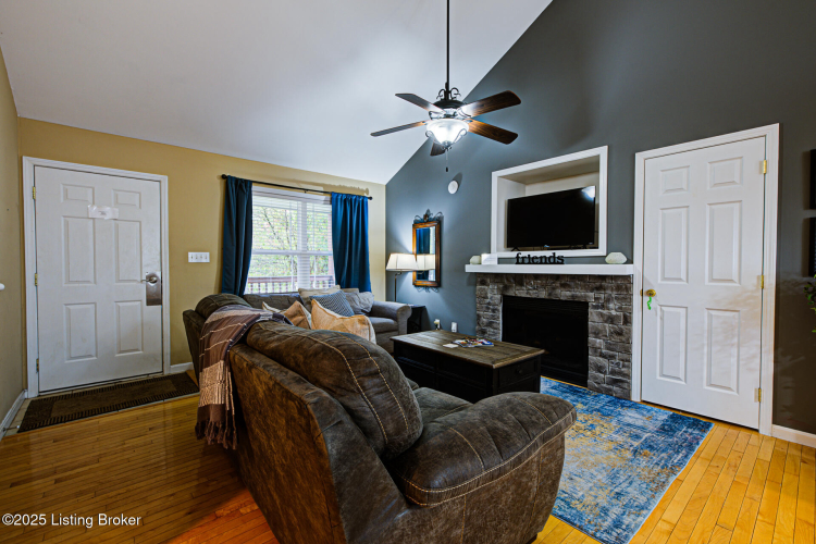 Listing Image 6