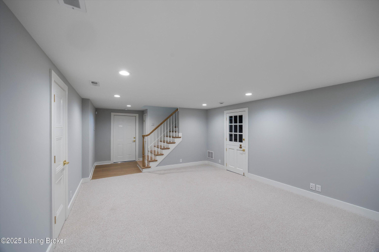 Listing Image 48
