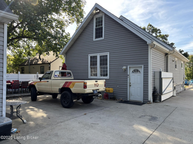 Listing Image 42