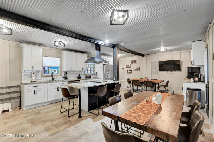 Listing Image 14