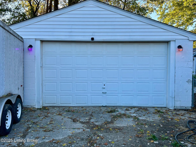 Listing Image 24