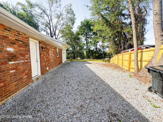 Listing Image 25