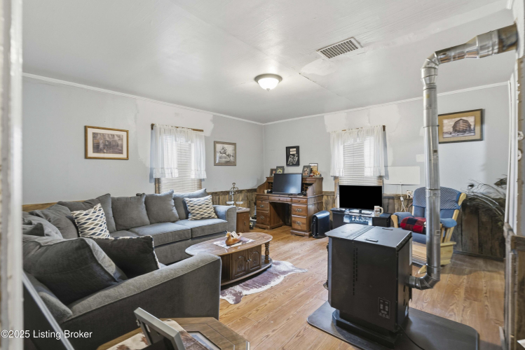Listing Image 14