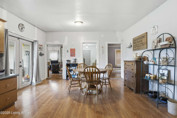 Listing Image 18