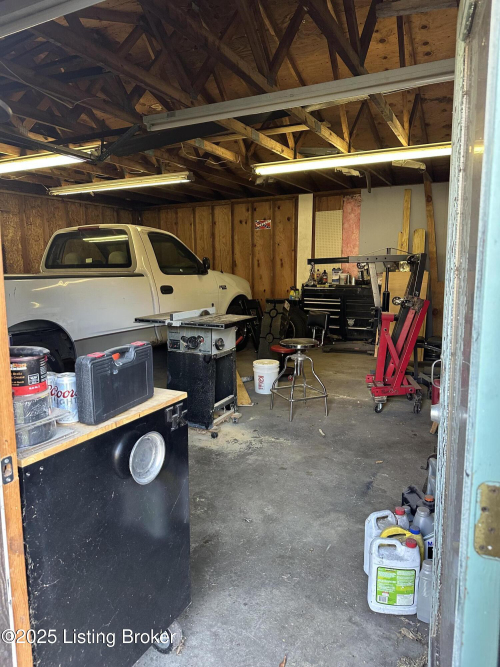 Listing Image 33