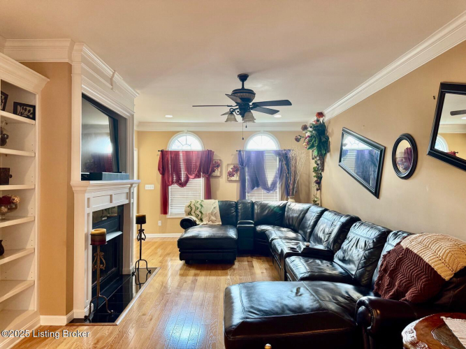 Listing Image 19