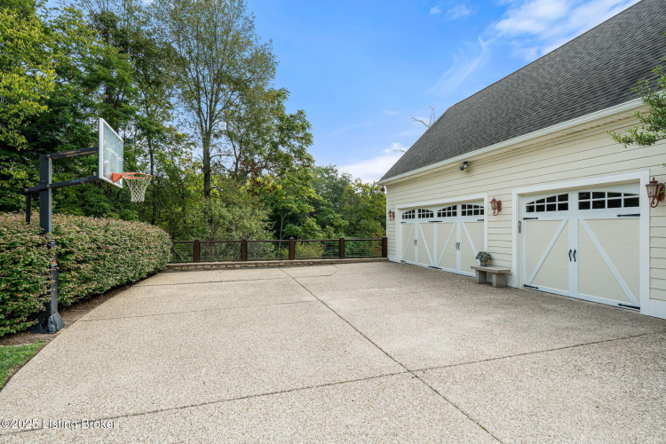 Listing Image 82