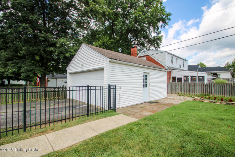 Listing Image 41