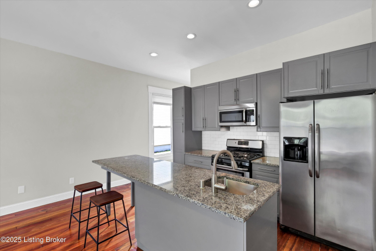 Listing Image 16