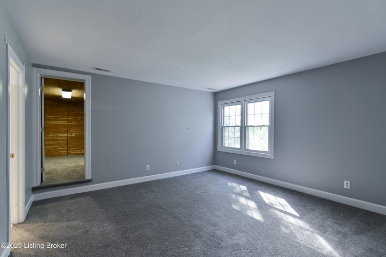 Listing Image 73