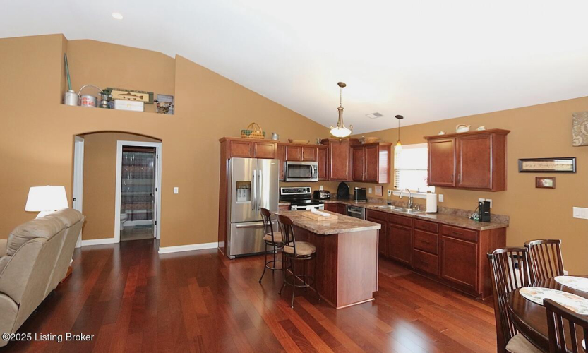 Listing Image 13