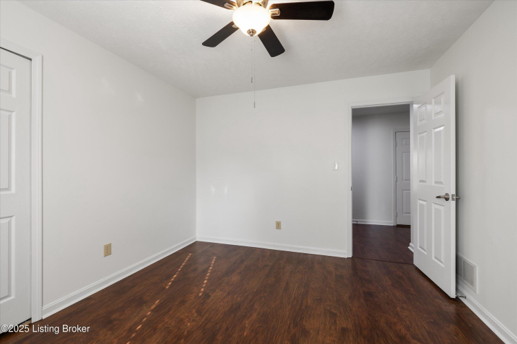 Listing Image 44