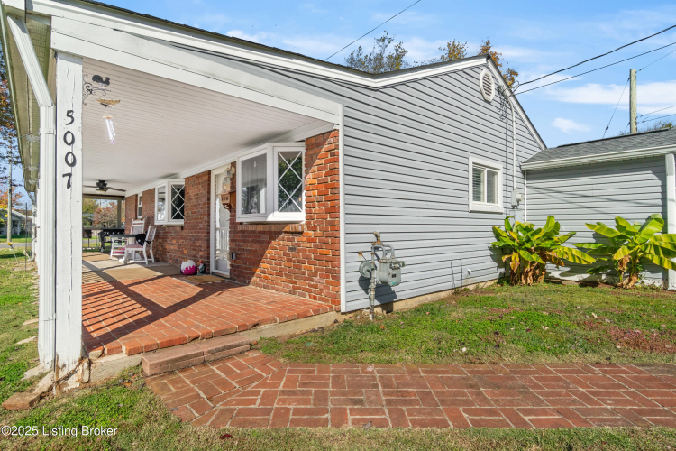Listing Image 3