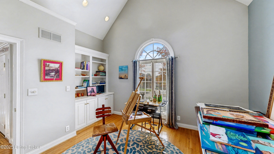 Listing Image 6