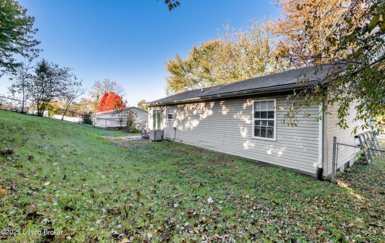 Listing Image 44