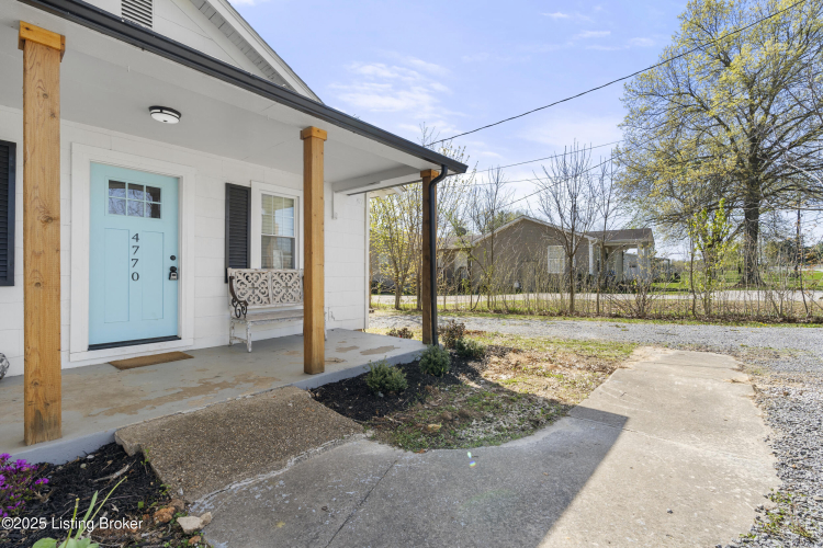 Listing Image 4