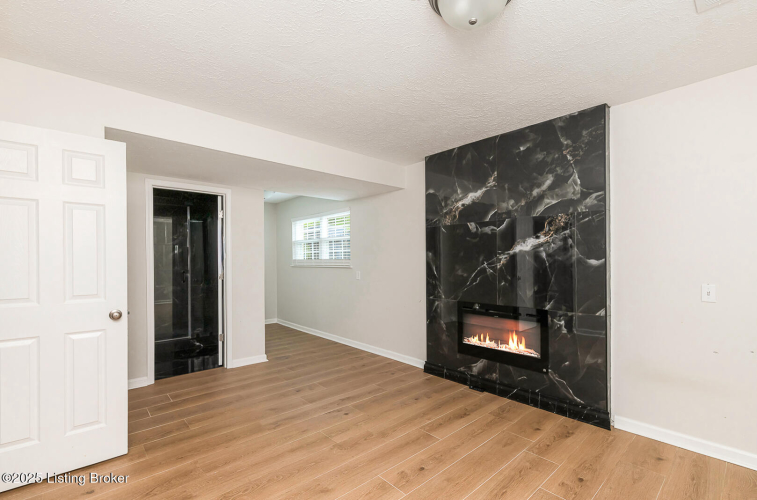 Listing Image 55