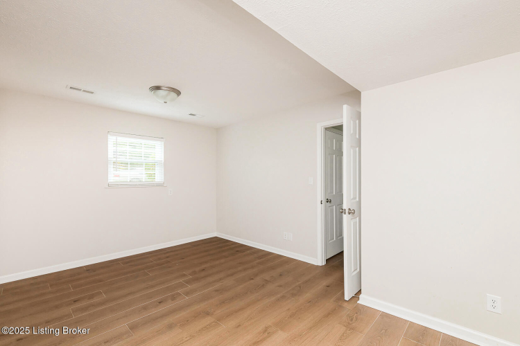 Listing Image 56