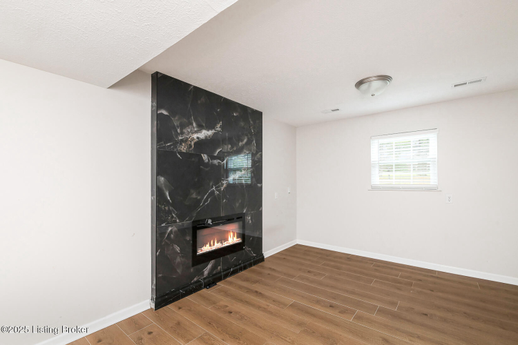 Listing Image 57