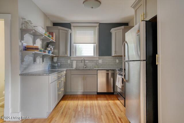 Listing Image 11