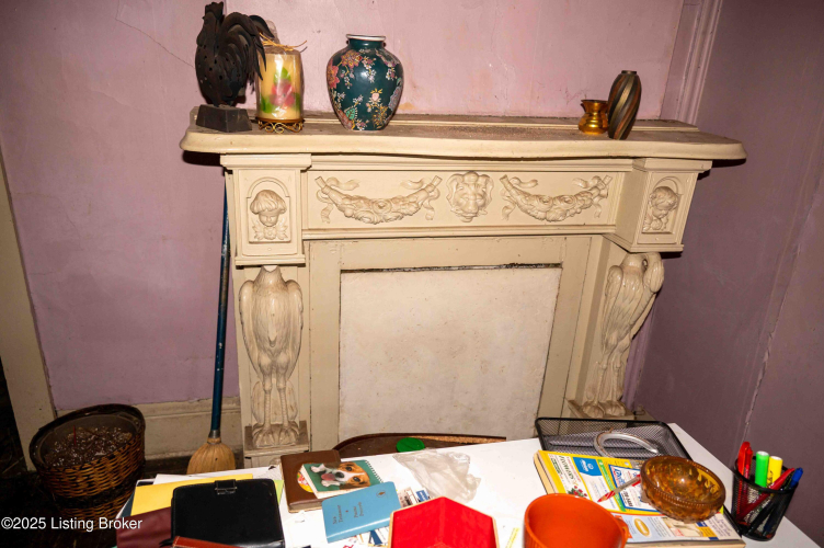 Listing Image 12