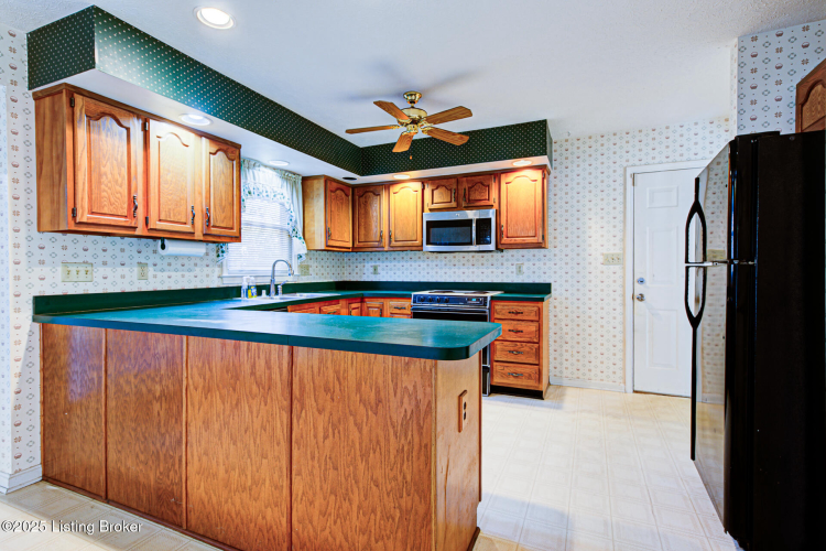 Listing Image 14