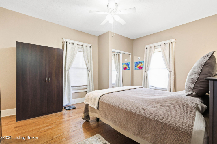 Listing Image 15