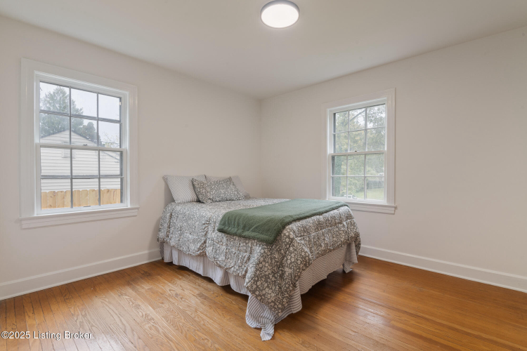 Listing Image 22