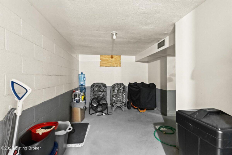 Listing Image 33