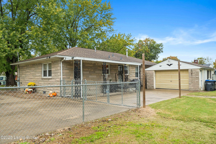 Listing Image 4