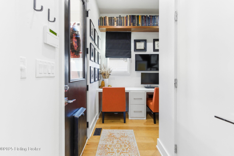 Listing Image 19