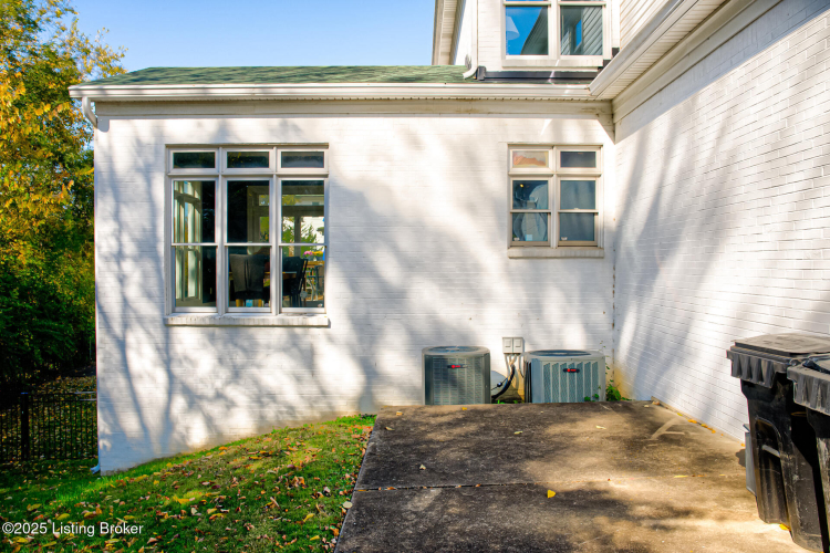 Listing Image 62