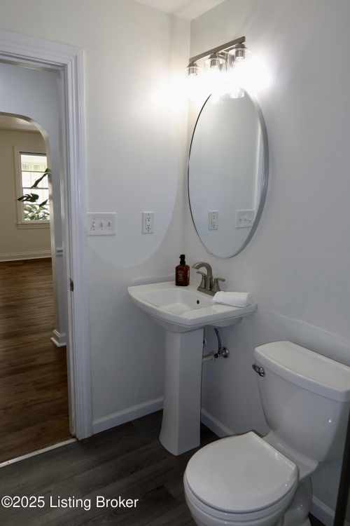 Listing Image 12